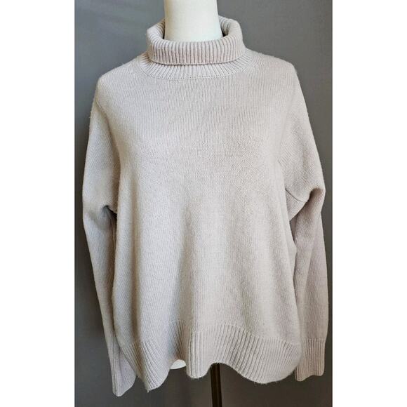 Athleta Wool Cashmere Turtleneck Sweater Beige Size M Oversized Apre Ski Classic - Picture 1 of 10